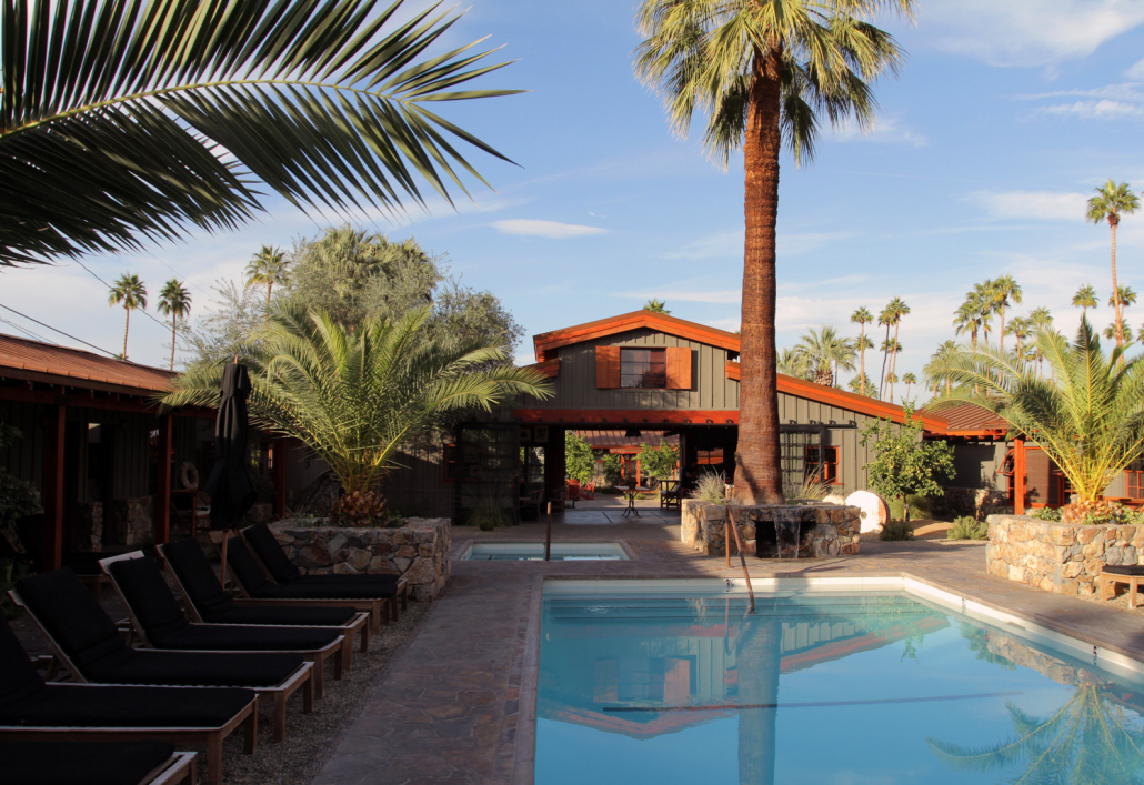 Sparrows Lodge pool on a sunny day