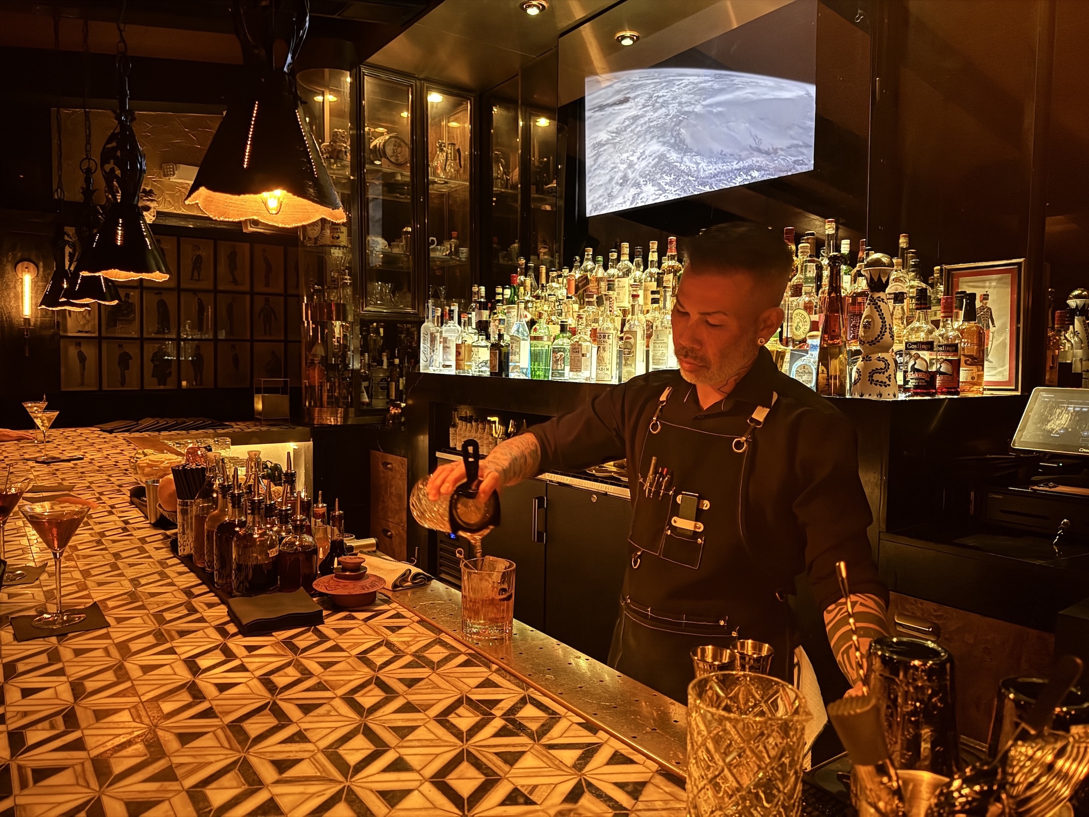 5 Hidden Speakeasies In Palm Springs Worth Finding