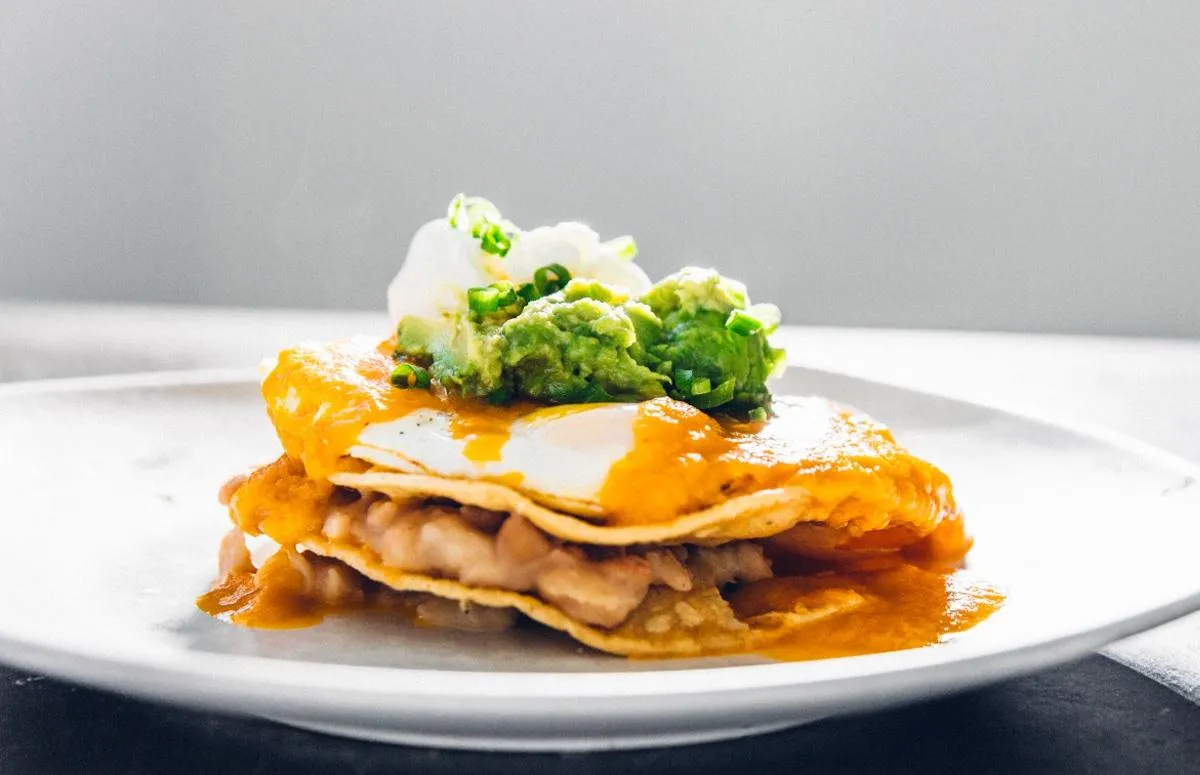 Stay & Eat. Quintessentially Delicious.