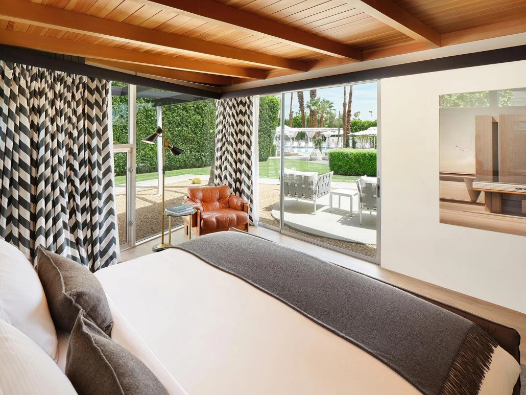 A bedroom at L'Horizon Resort & Spa