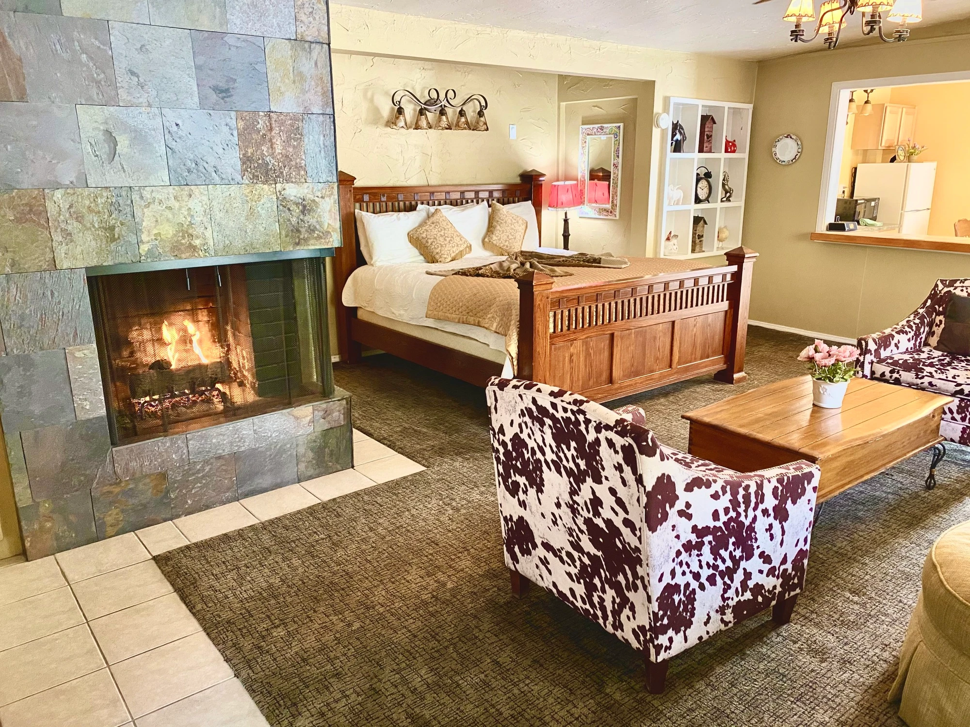 Going To Stagecoach? Saddle Up At These Boutique Palm Springs Hotels