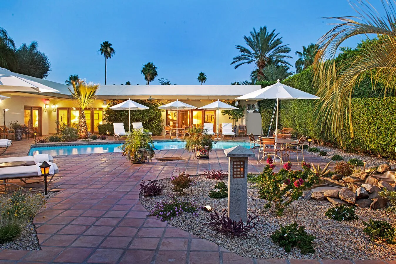 Discover Vibrant Warm Sands, A Historic Hideaway