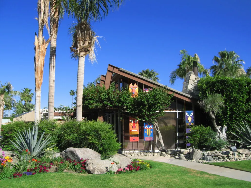 Triangle Inn Palm Springs exterior