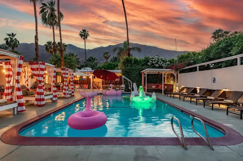 Float Hotel Palm Springs